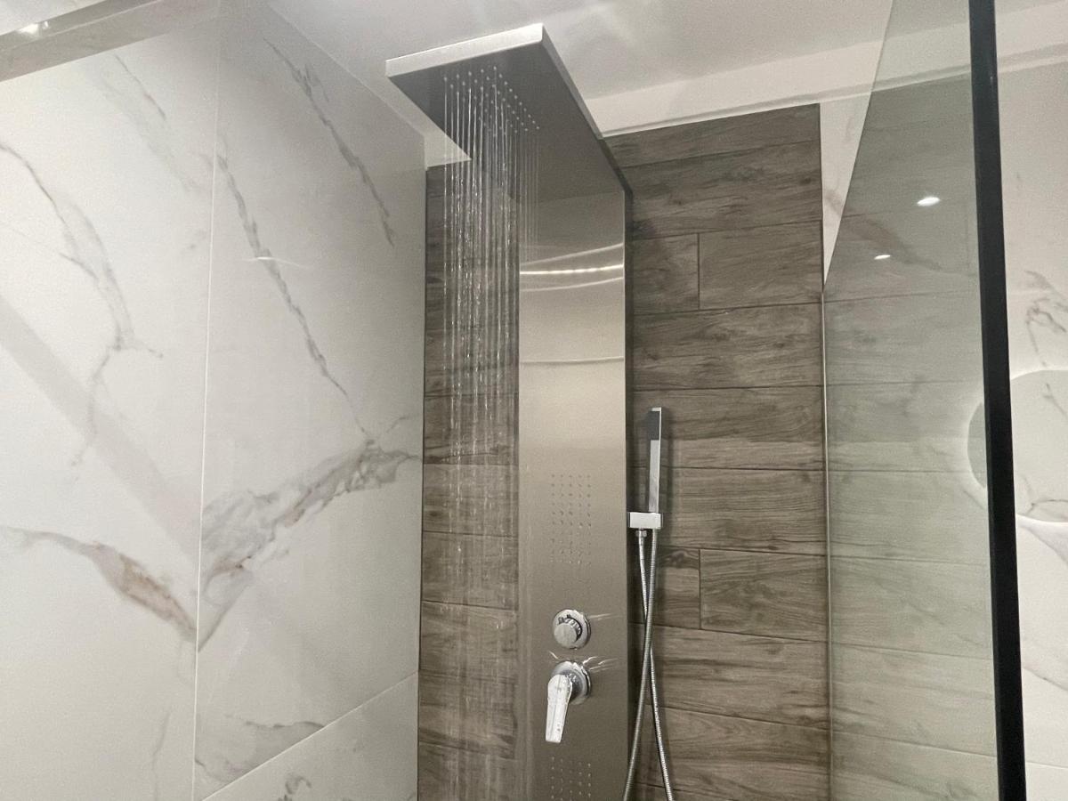 Lovely And Sunny Apartament 300M From Beach!! Peraia  Bagian luar foto