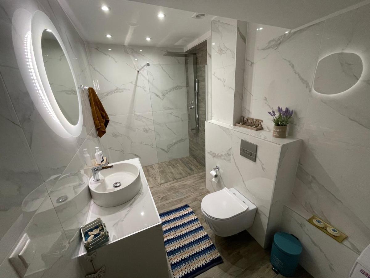 Lovely And Sunny Apartament 300M From Beach!! Peraia  Bagian luar foto