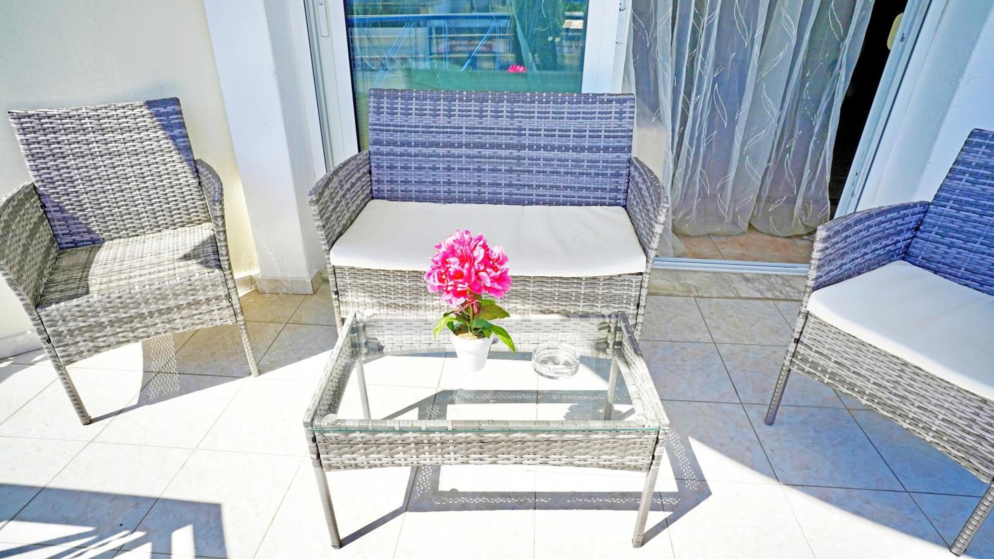Lovely And Sunny Apartament 300M From Beach!! Peraia  Bagian luar foto