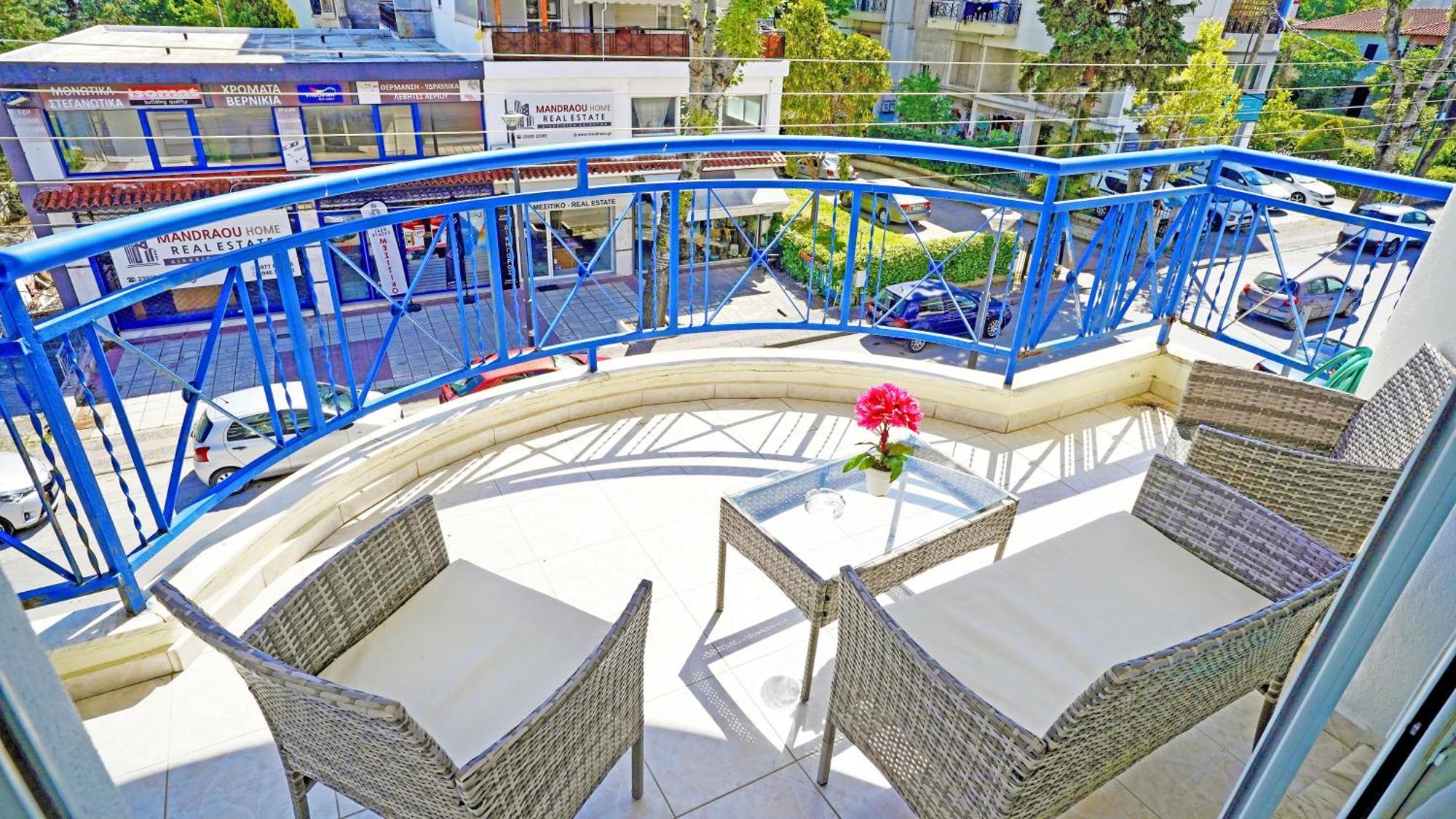 Lovely And Sunny Apartament 300M From Beach!! Peraia  Bagian luar foto