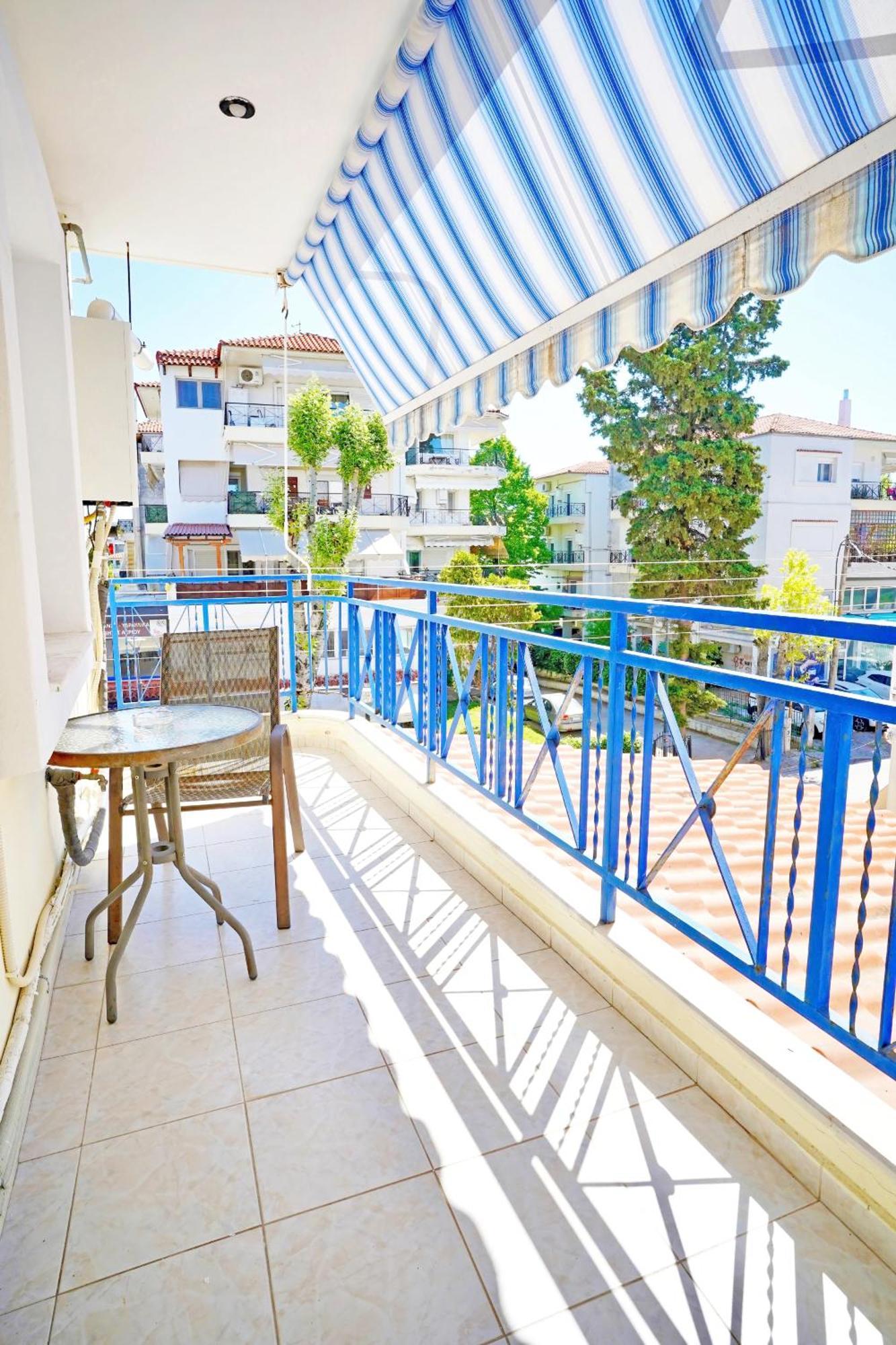 Lovely And Sunny Apartament 300M From Beach!! Peraia  Bagian luar foto