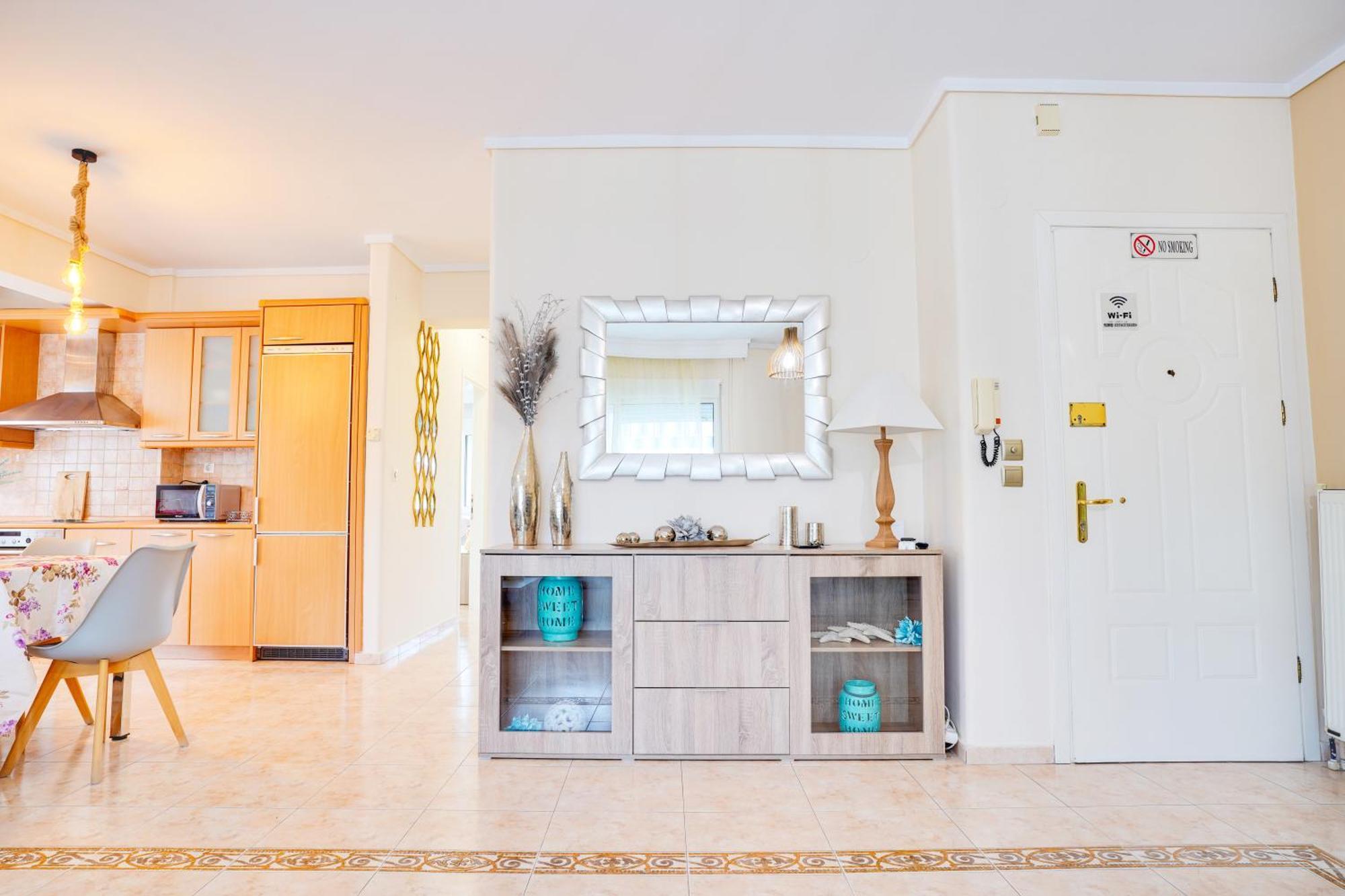 Lovely And Sunny Apartament 300M From Beach!! Peraia  Bagian luar foto