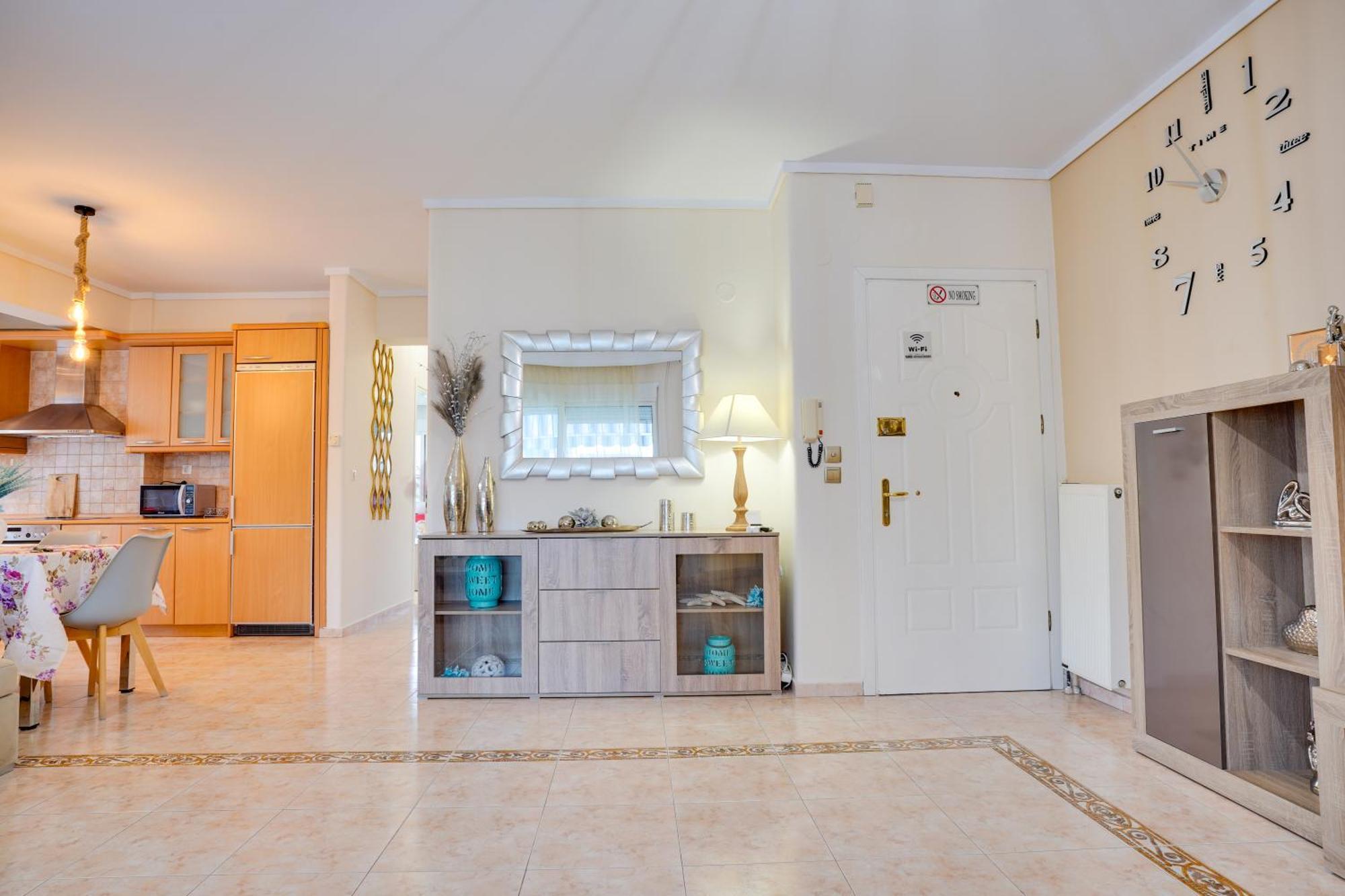 Lovely And Sunny Apartament 300M From Beach!! Peraia  Bagian luar foto