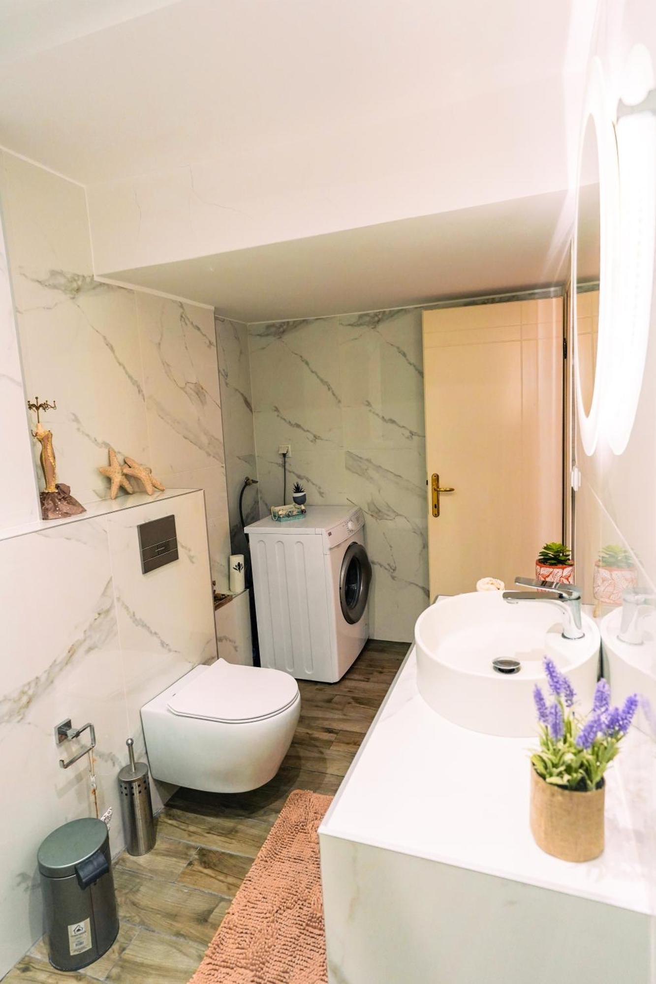 Lovely And Sunny Apartament 300M From Beach!! Peraia  Bagian luar foto