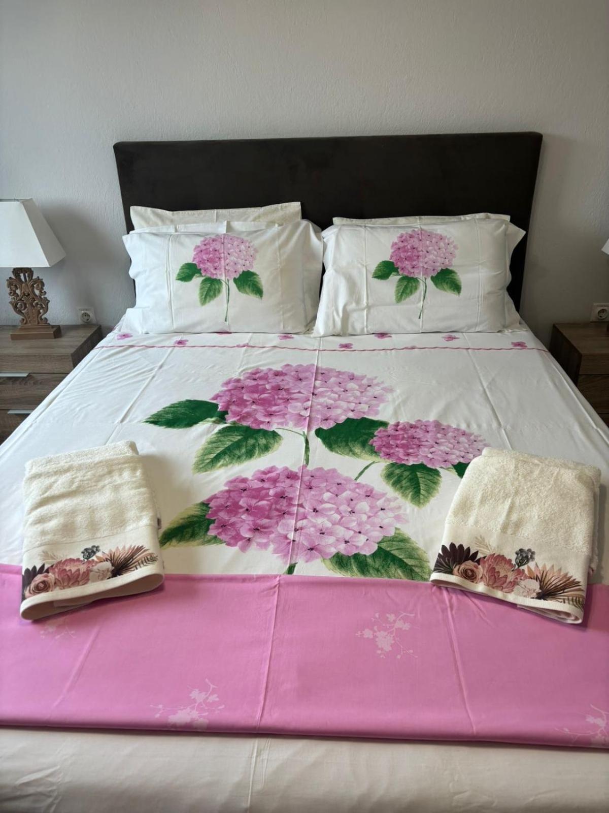 Lovely And Sunny Apartament 300M From Beach!! Peraia  Bagian luar foto