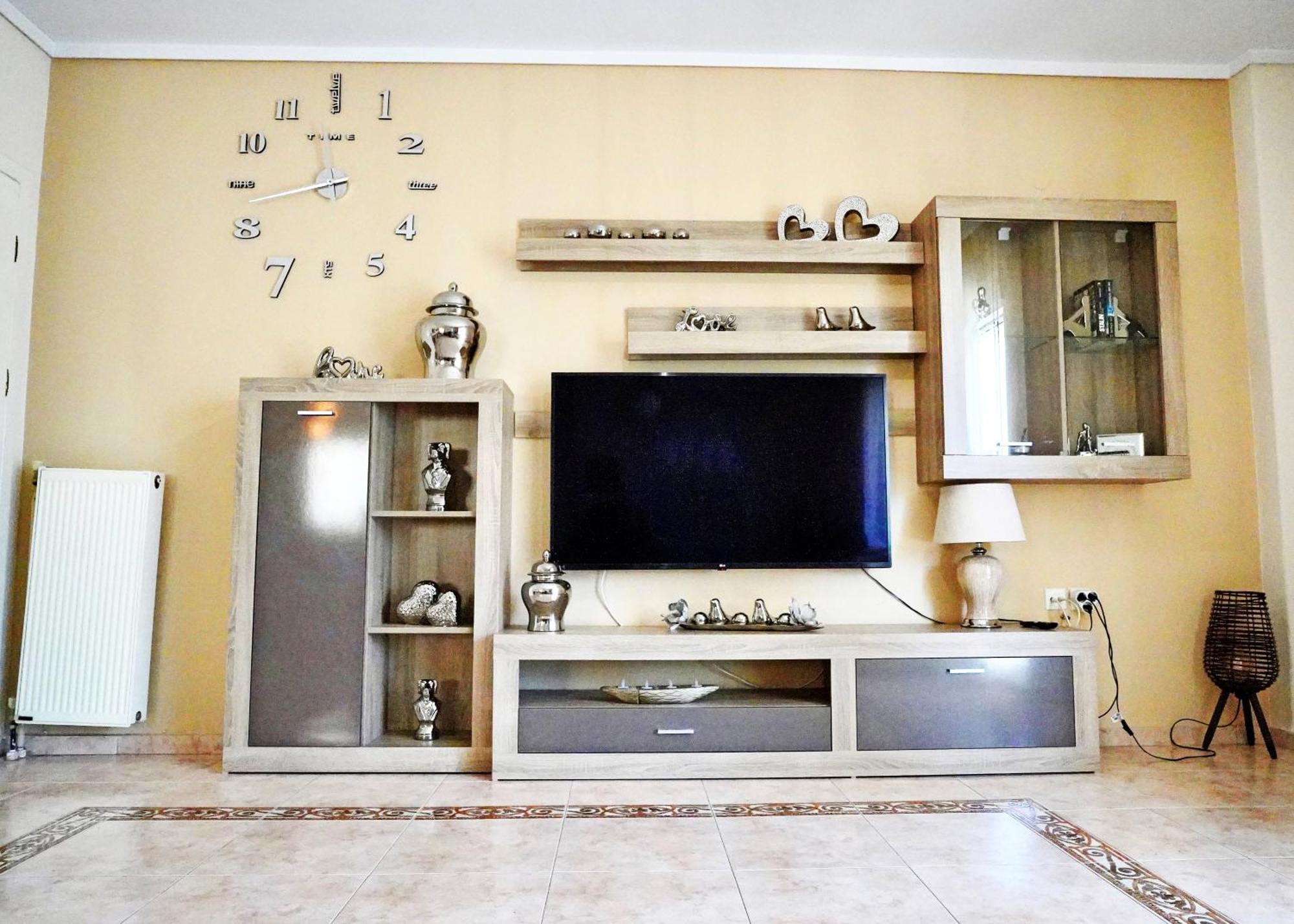 Lovely And Sunny Apartament 300M From Beach!! Peraia  Bagian luar foto